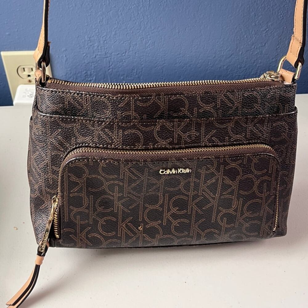 Calvin Klein Brown Monogram Crossbody Bag Zip Top Multi Pocket - Picture 4 of 10